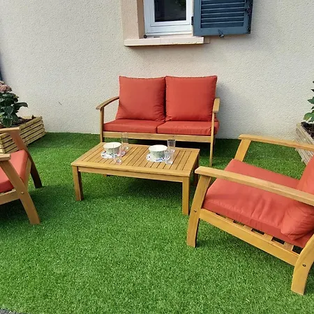 Prázdninový dům Le So Art, Grande Maison 4 Chambres, Terrain De Petanque, Grand Jardin Clos, Flipper, Babyfoot, Jeux Arcade, Ping Pong,1 Km Mer, Proche Golf, Port En Bessin, Bayeux Et Plages Du Debarquement, Adaptee Enfants Commes