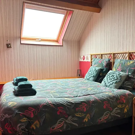 Дом отдыха Le So Art, Grande Maison 4 Chambres, Terrain De Petanque, Grand Jardin Clos, Flipper, Babyfoot, Jeux Arcade, Ping Pong,1 Km Mer, Proche Golf, Port En Bessin, Bayeux Et Plages Du Debarquement, Adaptee Enfants