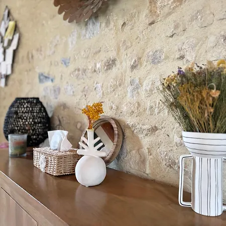 Дом отдыха Le So Art, Grande Maison 4 Chambres, Terrain De Petanque, Grand Jardin Clos, Flipper, Babyfoot, Jeux Arcade, Ping Pong,1 Km Mer, Proche Golf, Port En Bessin, Bayeux Et Plages Du Debarquement, Adaptee Enfants *