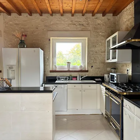 Le So Art, Grande Maison 4 Chambres, Terrain De Petanque, Grand Jardin Clos, Flipper, Babyfoot, Jeux Arcade, Ping Pong,1 Km Mer, Proche Golf, Port En Bessin, Bayeux Et Plages Du Debarquement, Adaptee Enfants 度假居