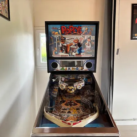 Le So Art, Grande Maison 4 Chambres, Terrain De Petanque, Grand Jardin Clos, Flipper, Babyfoot, Jeux Arcade, Ping Pong,1 Km Mer, Proche Golf, Port En Bessin, Bayeux Et Plages Du Debarquement, Adaptee Enfants * Commes