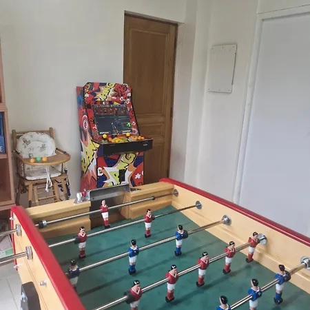 Le So Art, Grande Maison 4 Chambres, Terrain De Petanque, Grand Jardin Clos, Flipper, Babyfoot, Jeux Arcade, Ping Pong,1 Km Mer, Proche Golf, Port En Bessin, Bayeux Et Plages Du Debarquement, Adaptee Enfants