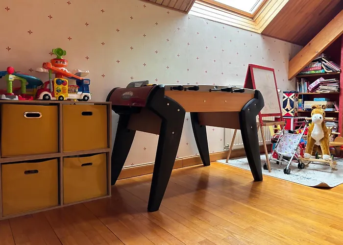 Grande Maison , Jardin,flipper,babyfoot, Ping Pong, Proche Golf, Port En Bessin, Bayeux Et Plages Du Débarquement, Adaptée Enfants Hébergement de vacances