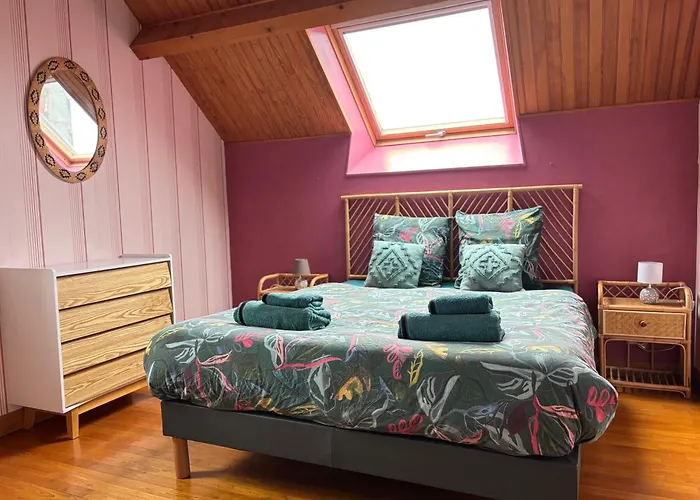 Grande Maison , Jardin,flipper,babyfoot, Ping Pong, Proche Golf, Port En Bessin, Bayeux Et Plages Du Débarquement, Adaptée Enfants Commes