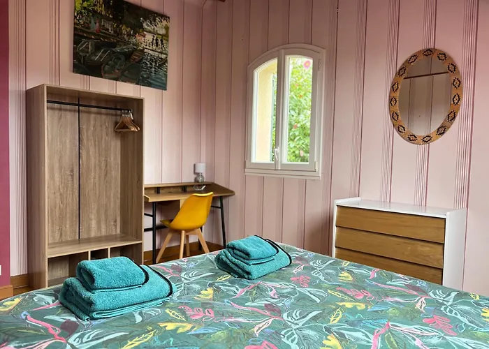 Grande Maison , Jardin,flipper,babyfoot, Ping Pong, Proche Golf, Port En Bessin, Bayeux Et Plages Du Débarquement, Adaptée Enfants * Commes