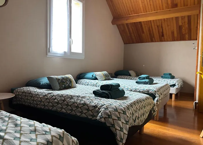 Hébergement de vacances Grande Maison , Jardin,flipper,babyfoot, Ping Pong, Proche Golf, Port En Bessin, Bayeux Et Plages Du Débarquement, Adaptée Enfants