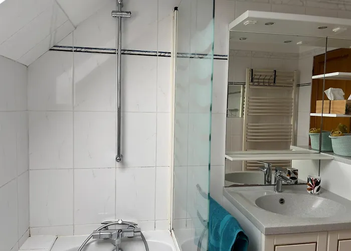 Grande Maison , Jardin,flipper,babyfoot, Ping Pong, Proche Golf, Port En Bessin, Bayeux Et Plages Du Débarquement, Adaptée Enfants * Commes