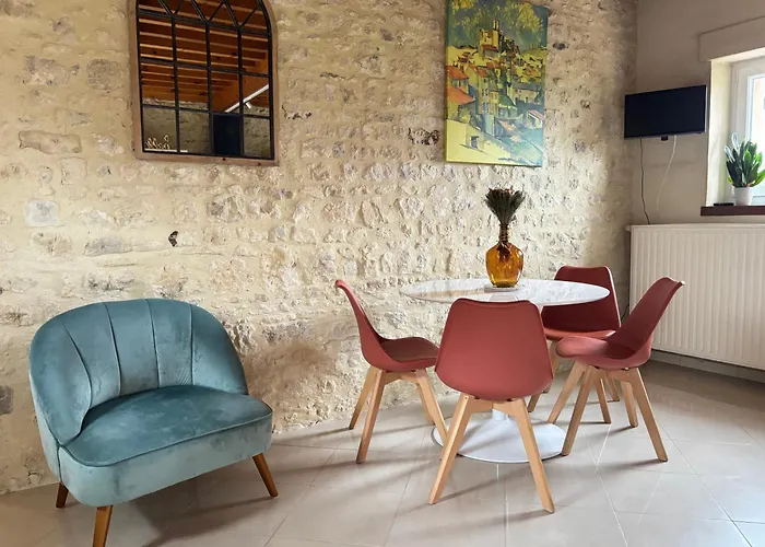 Grande Maison , Jardin,flipper,babyfoot, Ping Pong, Proche Golf, Port En Bessin, Bayeux Et Plages Du Débarquement, Adaptée Enfants Hébergement de vacances *