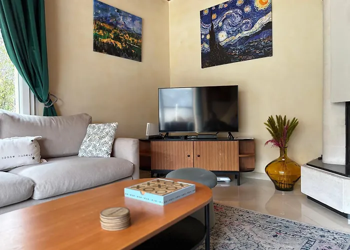 Grande Maison , Jardin,flipper,babyfoot, Ping Pong, Proche Golf, Port En Bessin, Bayeux Et Plages Du Débarquement, Adaptée Enfants Hébergement de vacances Commes