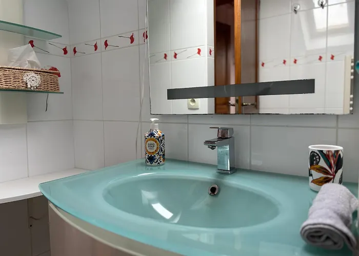 Grande Maison , Jardin,flipper,babyfoot, Ping Pong, Proche Golf, Port En Bessin, Bayeux Et Plages Du Débarquement, Adaptée Enfants Hébergement de vacances *