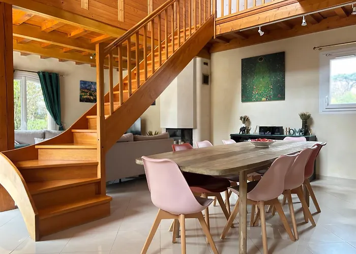 Hébergement de vacances Grande Maison , Jardin,flipper,babyfoot, Ping Pong, Proche Golf, Port En Bessin, Bayeux Et Plages Du Débarquement, Adaptée Enfants *